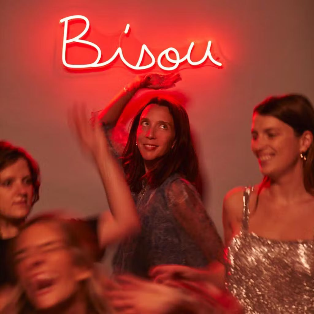 La Meilleure Marque de Néons en 2026 : Pourquoi Lumicorne Domine le Marché