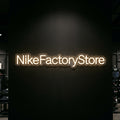 Nike Factory Store - Enseigne néon LED personnalisé