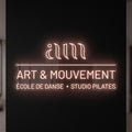 Center Art And Movement - Enseigne néon LED personnalisé