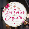 Les folies de Coquette · Enseigne drapeau