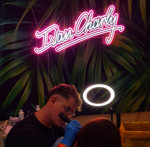 Lumicorne neon sign