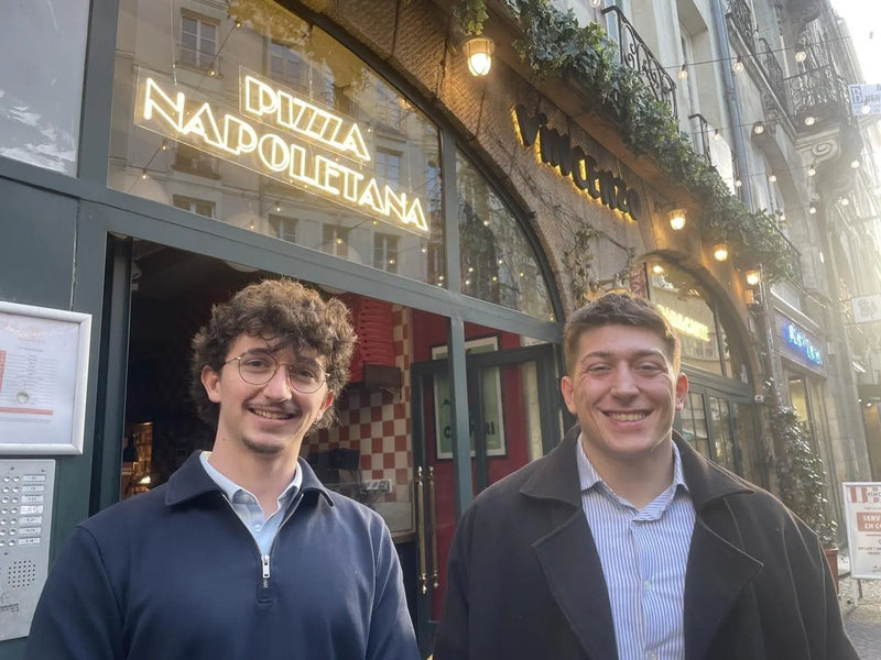 Enseigne LED néon Lumicorne : Famigila Caruso 