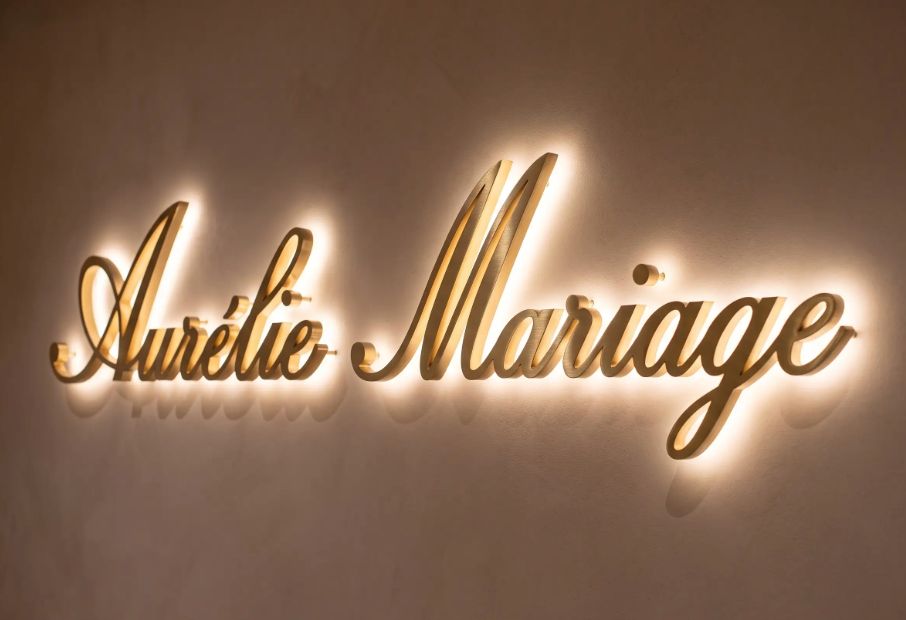 Aurélie Mariage · Lettres lumineuses rétroéclairées