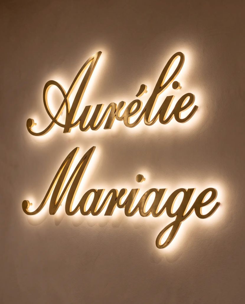 Aurélie Mariage · Lettres lumineuses rétroéclairées