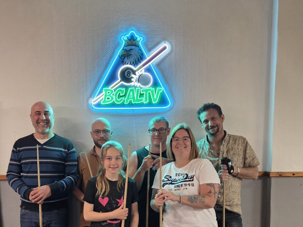 Enseigne LED néon Lumicorne installée chez BCALTV